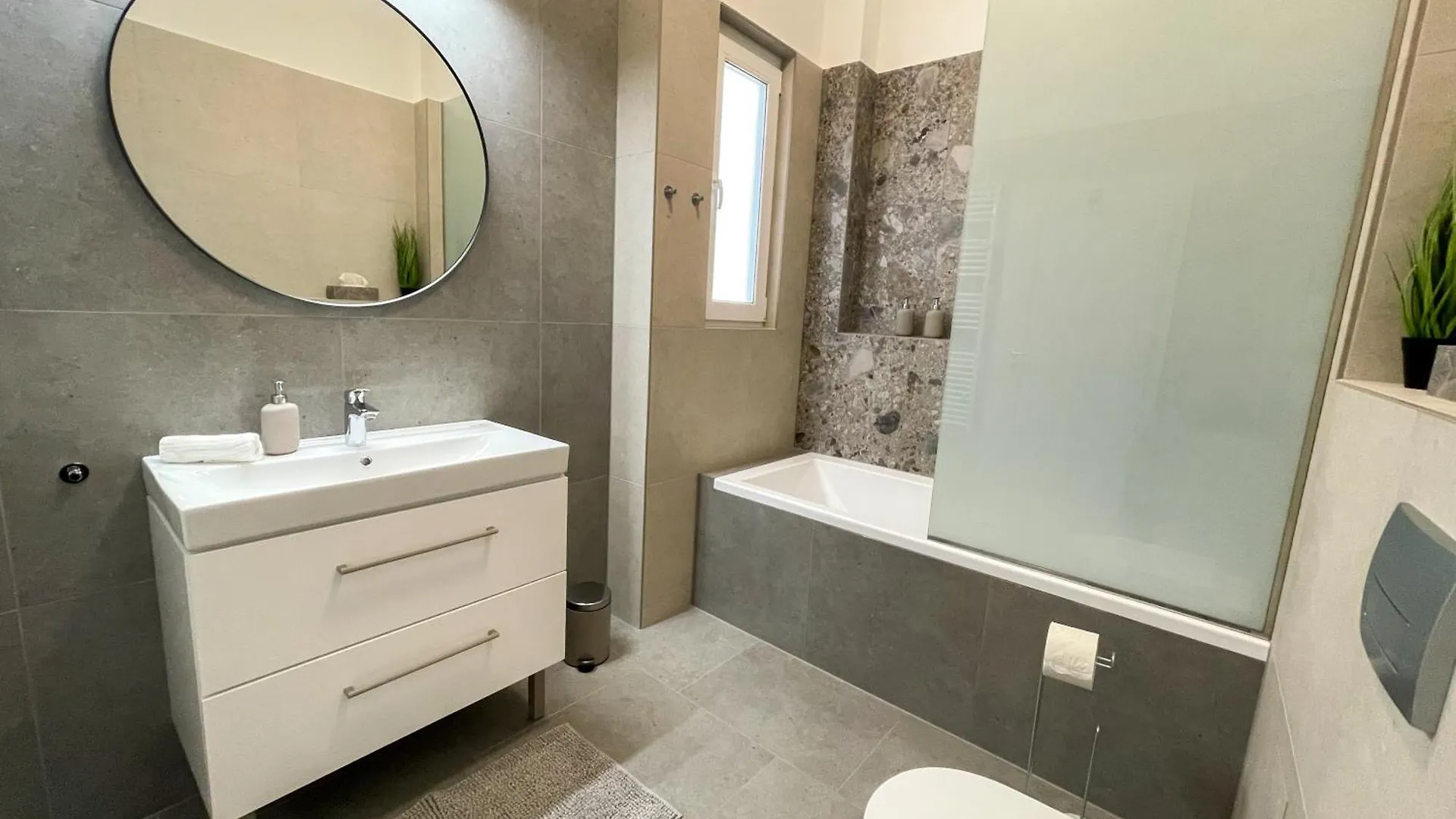 Sunny Apartment In Buda Будапешт