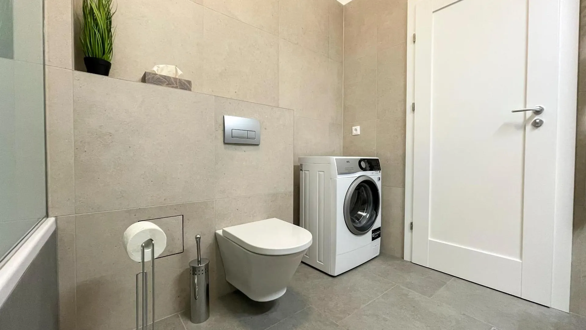 Sunny Apartment In Buda Будапешт