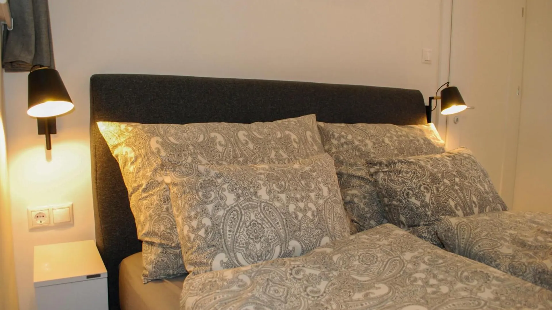Sunny Apartment In Buda Будапешт